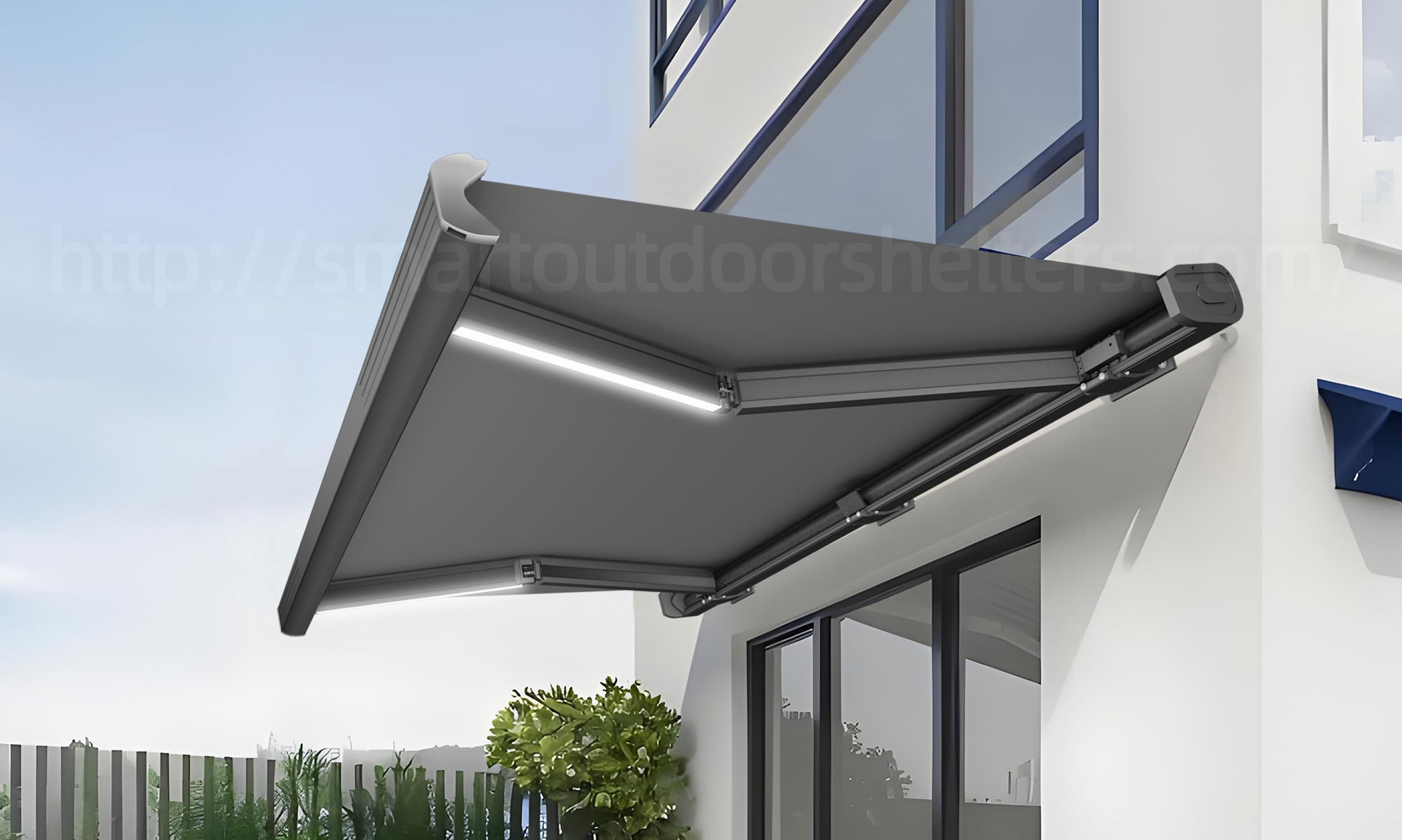 Heavy-duty full-box retractable awning