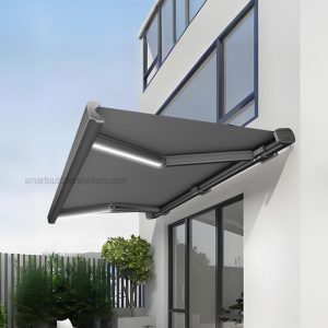 Heavy-duty full-box retractable awning