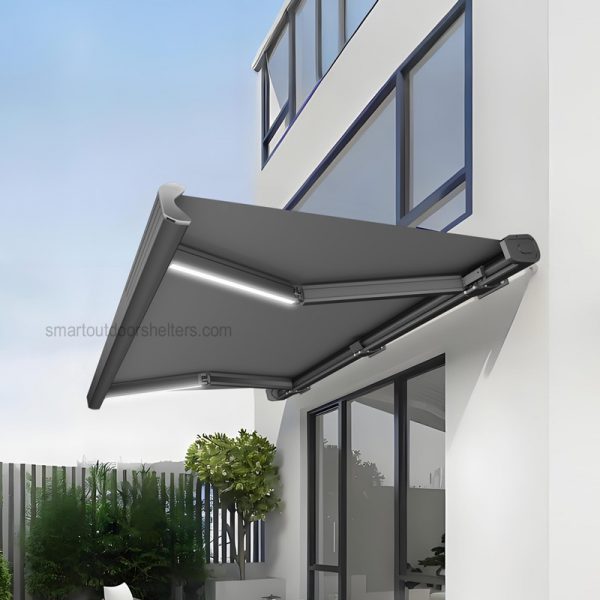 Heavy-duty full-box retractable awning